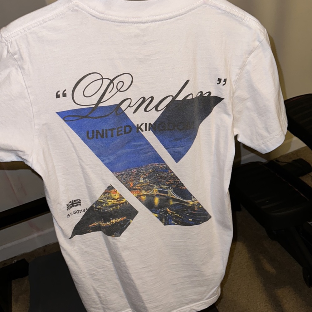 White and blue fashion nova men graphic T shirt size SMALL “London X”